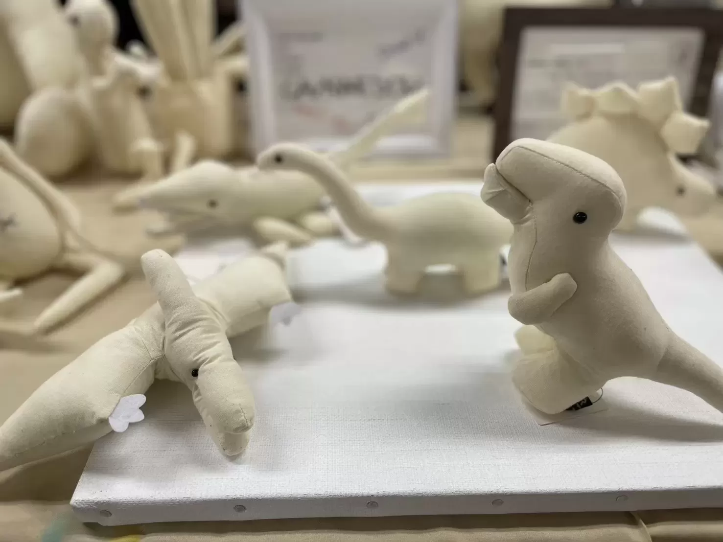 ウーピーサウルス　ティラノ　Mサイズ